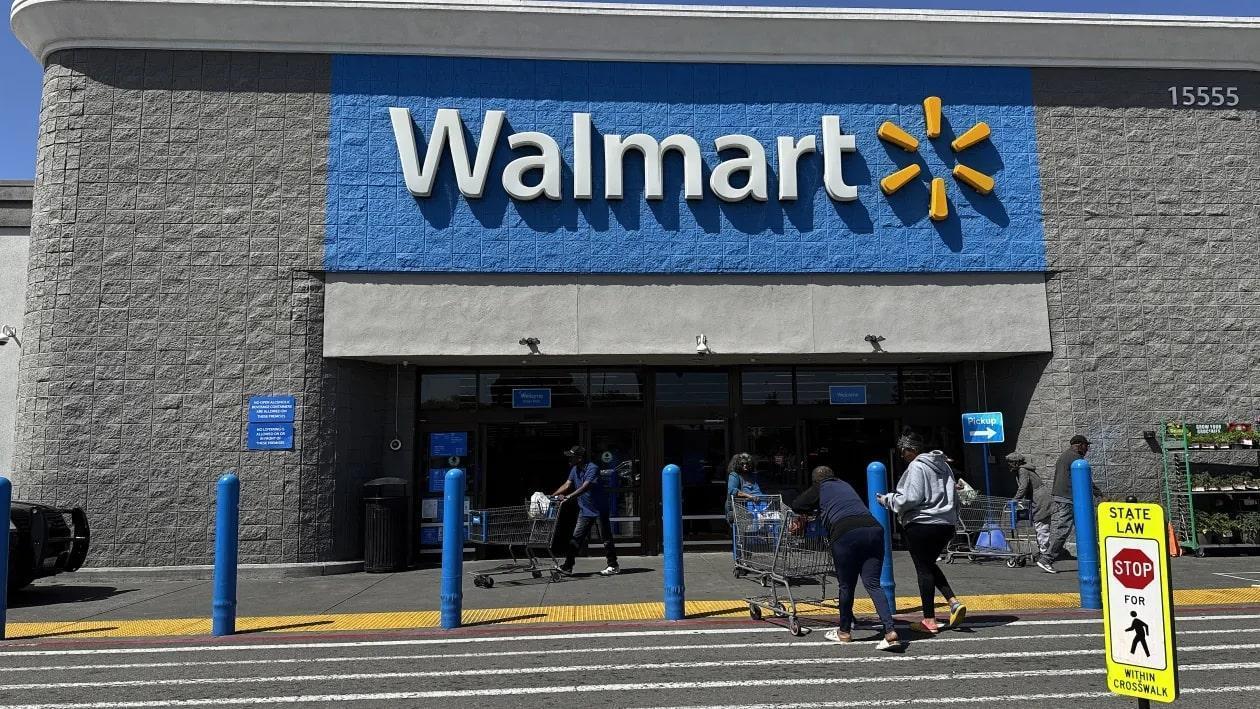 يتيح OnePay من Walmart للمتسوقين تحويل العملات الرقمية إلى نقد فورًا