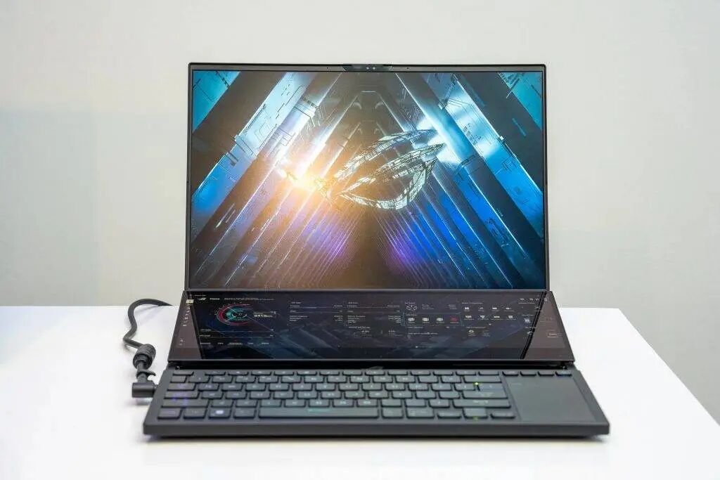 我玩上了华硕的「三折叠」电脑，发现它真挺好用的｜CES 2026 image 1