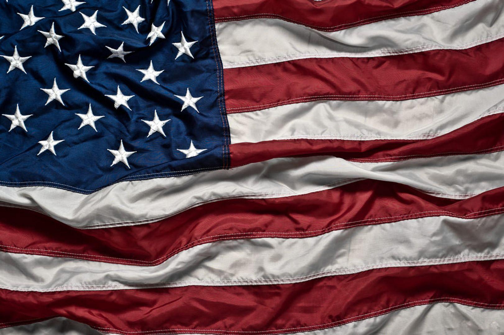 “比特币跌至零”的搜索在美国激增，但底部信号混合。