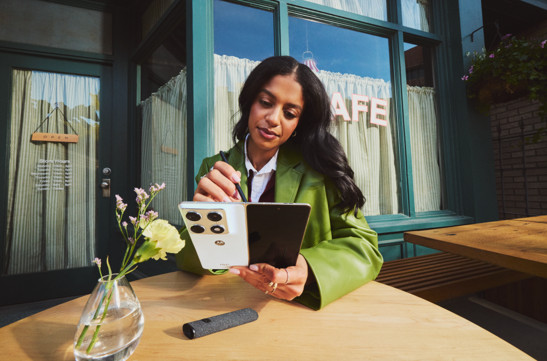 Lenovo held a tech gala at the Sphere, showcasing both foldable phones and foldable computers | CES image 6