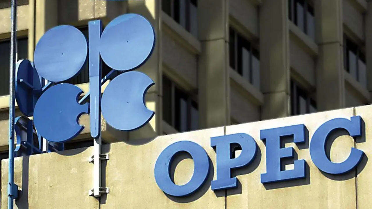 OPEC+ Sepakat Dongkrak Produksi Minyak image 1