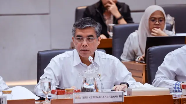 Top 3: Menaker Buka Suara soal Tuntutan UMP 2027 Naik 9,5% image 1