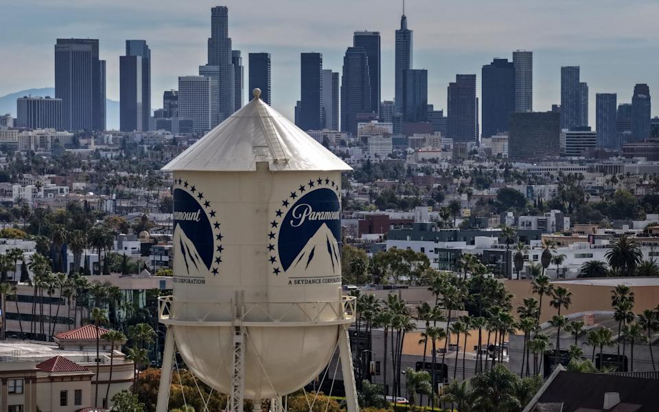 Warner Bros ta'kidlashicha, Paramount'ning taklifi Netflix bilan tuzilgan kelishuvdan oshib ketishi mumkin