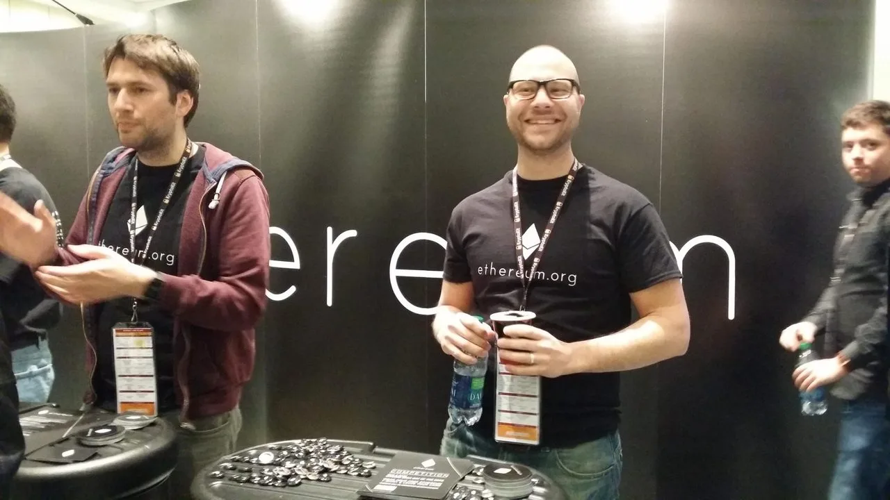 Đồng sáng lập Ethereum gây chú ý khi bán 158 triệu USD ETH image 0